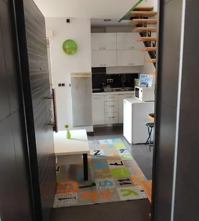 Studio Apartment Bombon アパート *